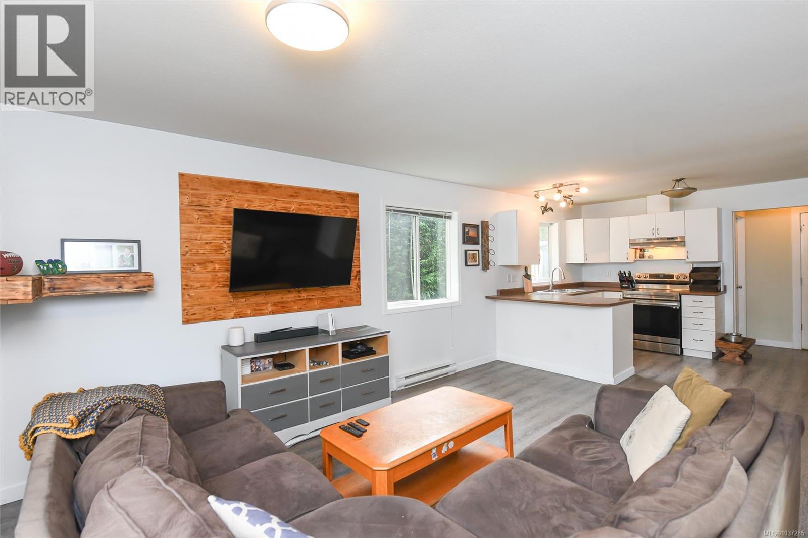 2238 Tamarack Dr - 5