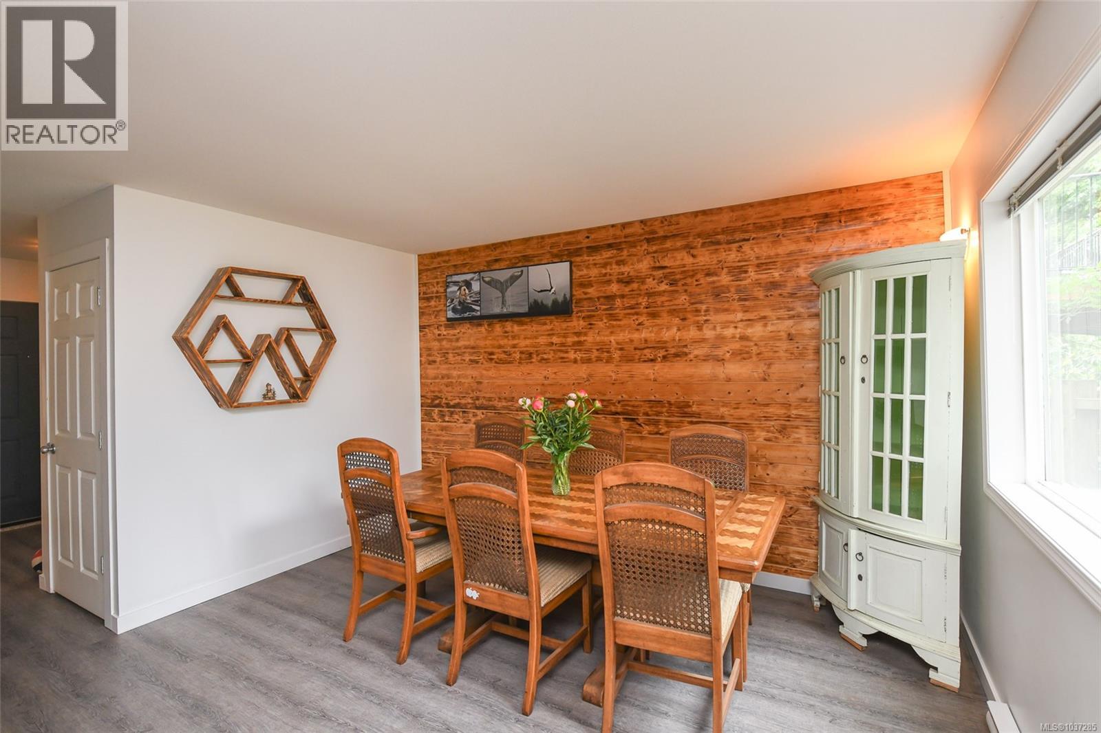 2238 Tamarack Dr - 4