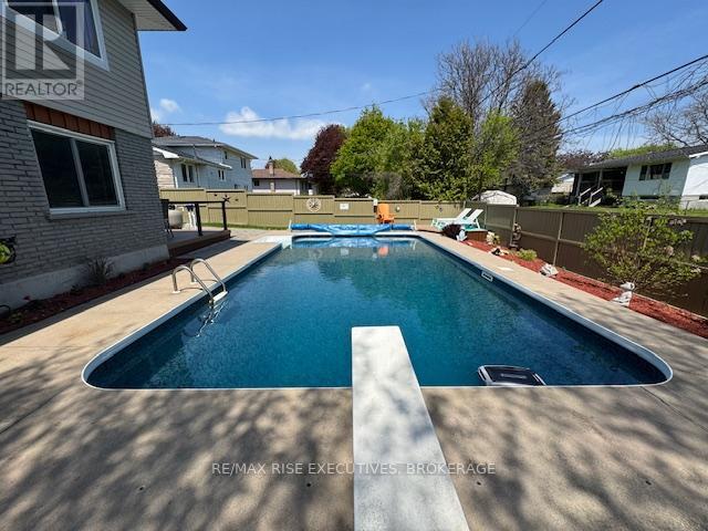 931 LINCOLN DRIVE - 41