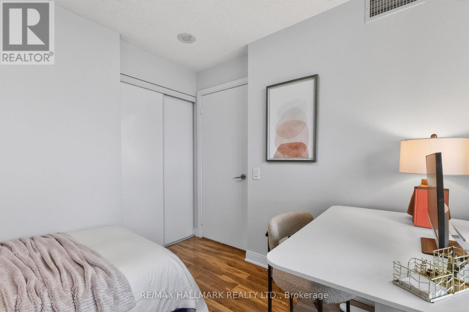 #2447 25 VIKING LANE - 28