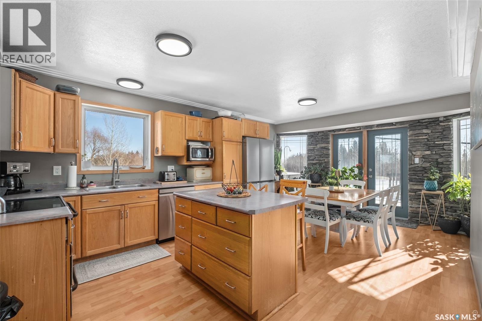808 Lakeridge DRIVE - 2