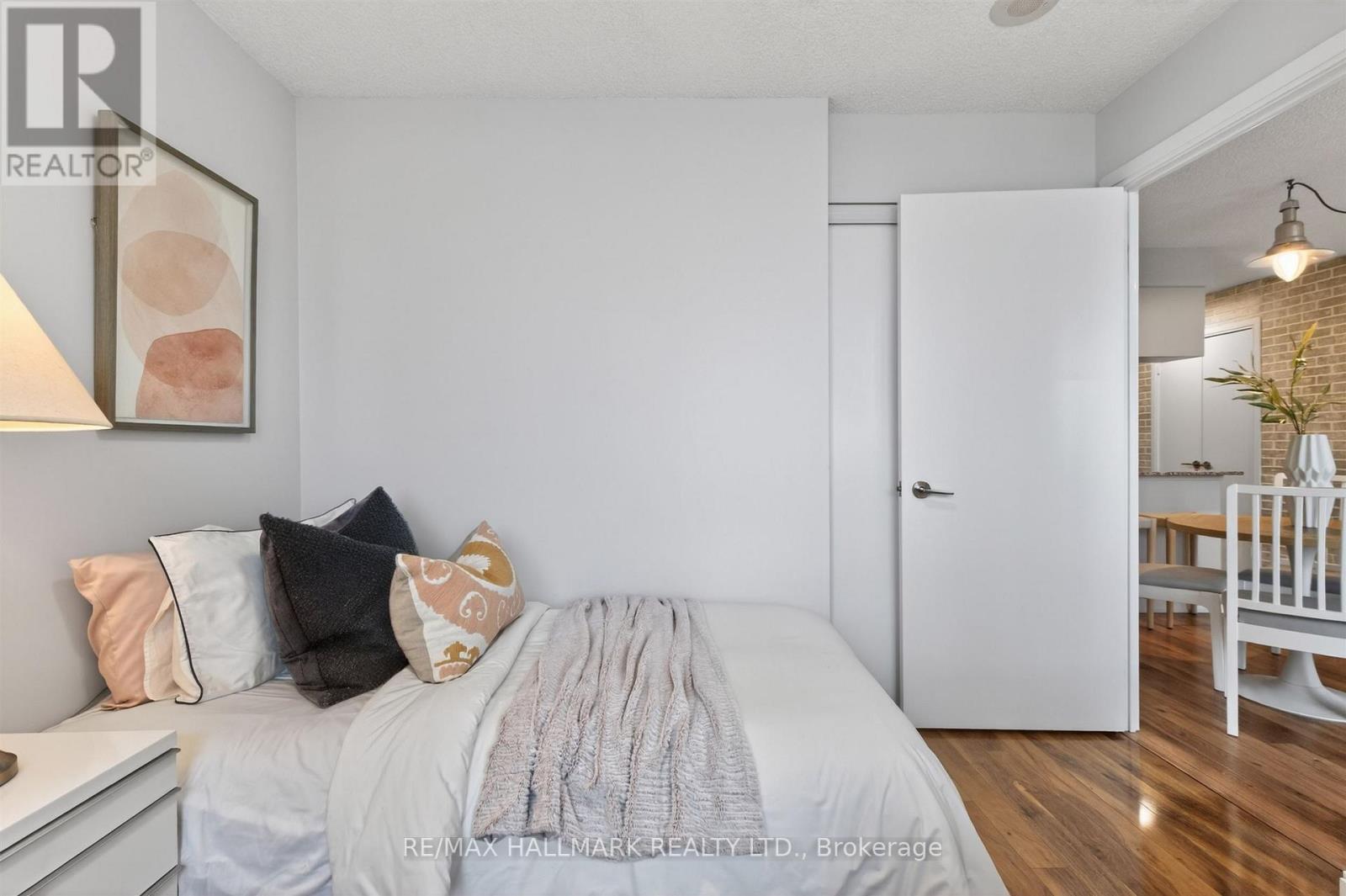 #2447 25 VIKING LANE - 27