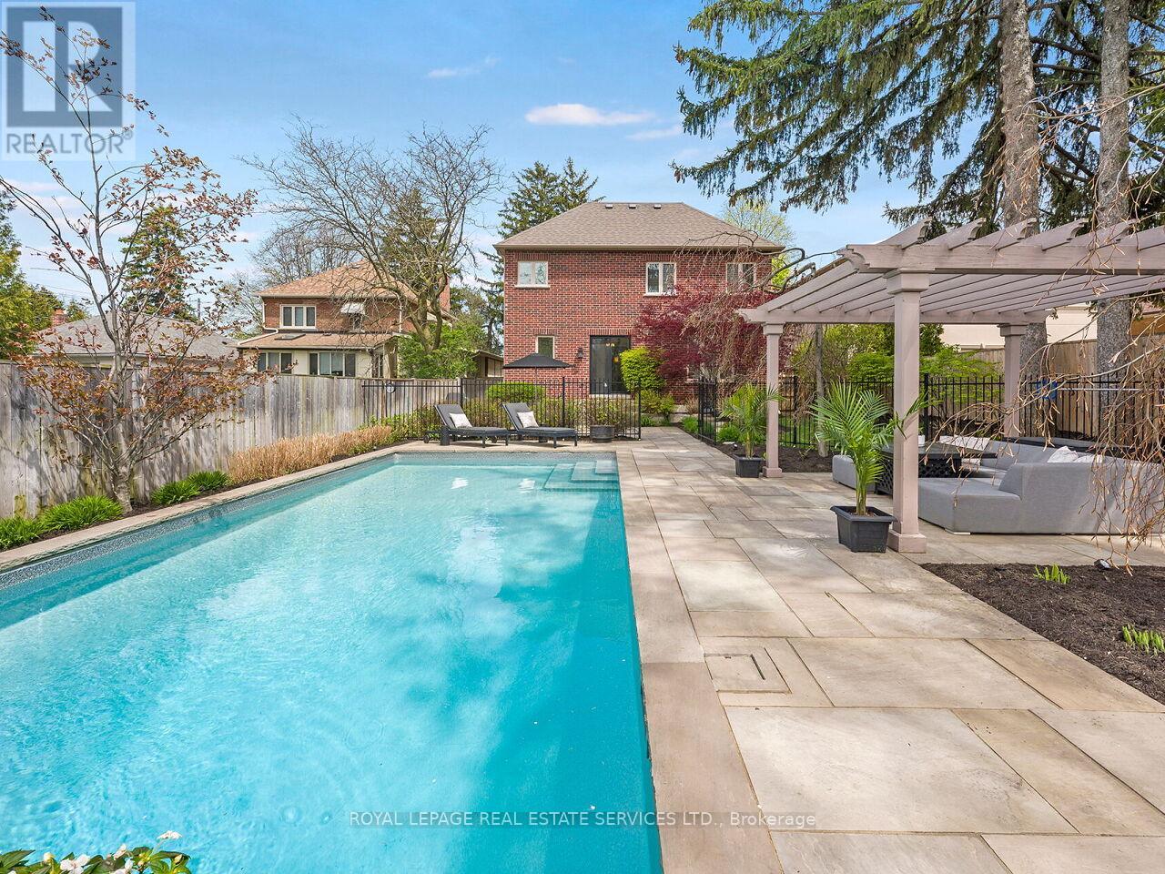 24 JOPLING AVENUE N - 39