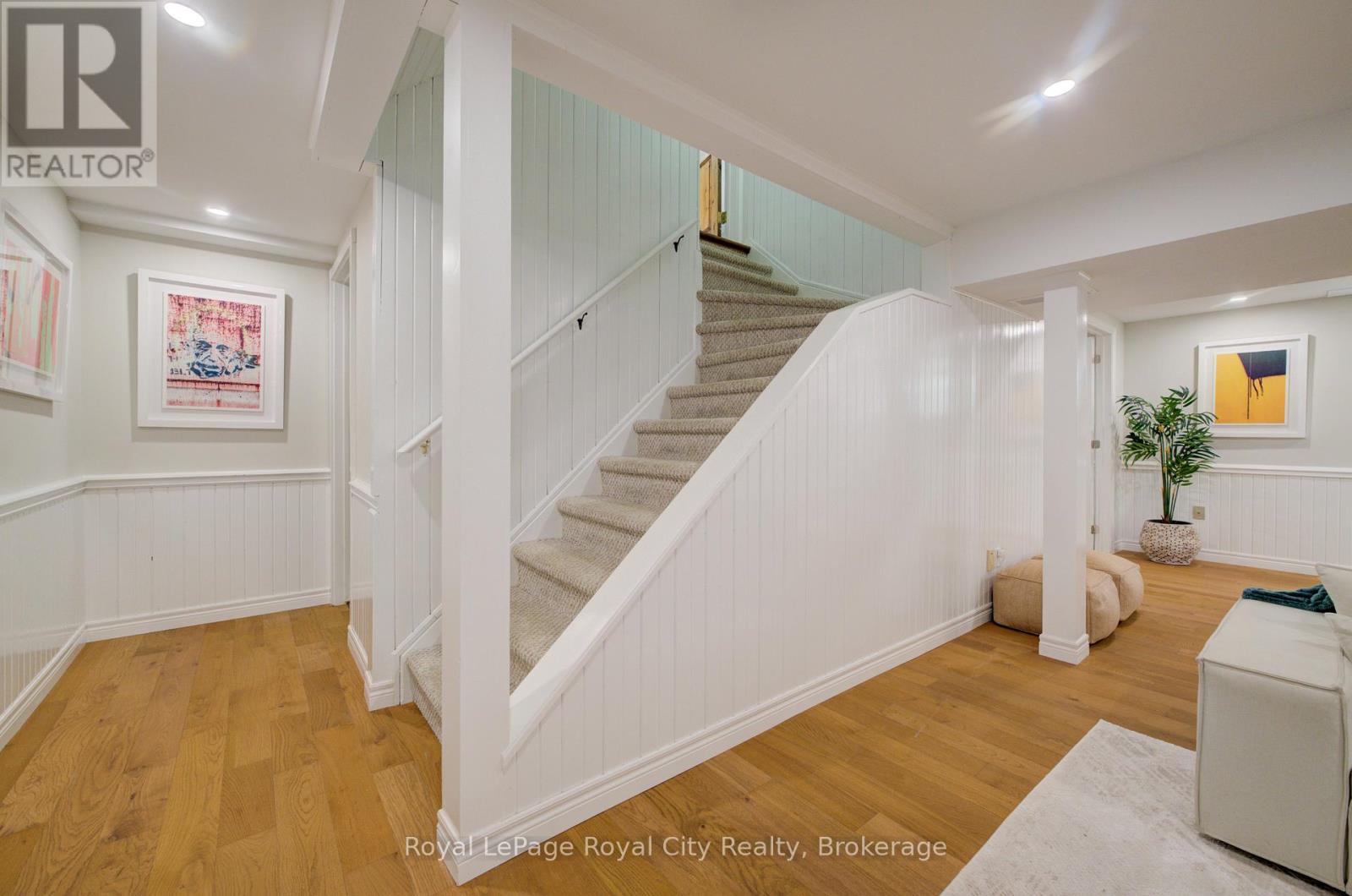 15 JOANN CRESCENT - 18