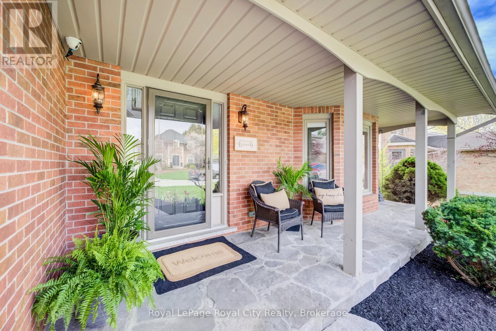 15 JOANN CRESCENT - 2