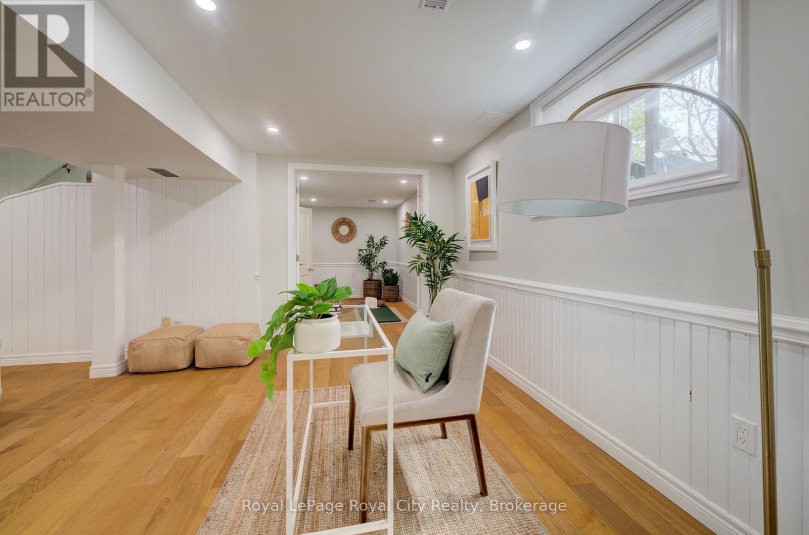 15 JOANN CRESCENT - 23