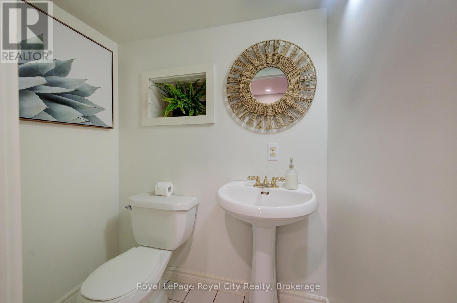 15 JOANN CRESCENT - 24
