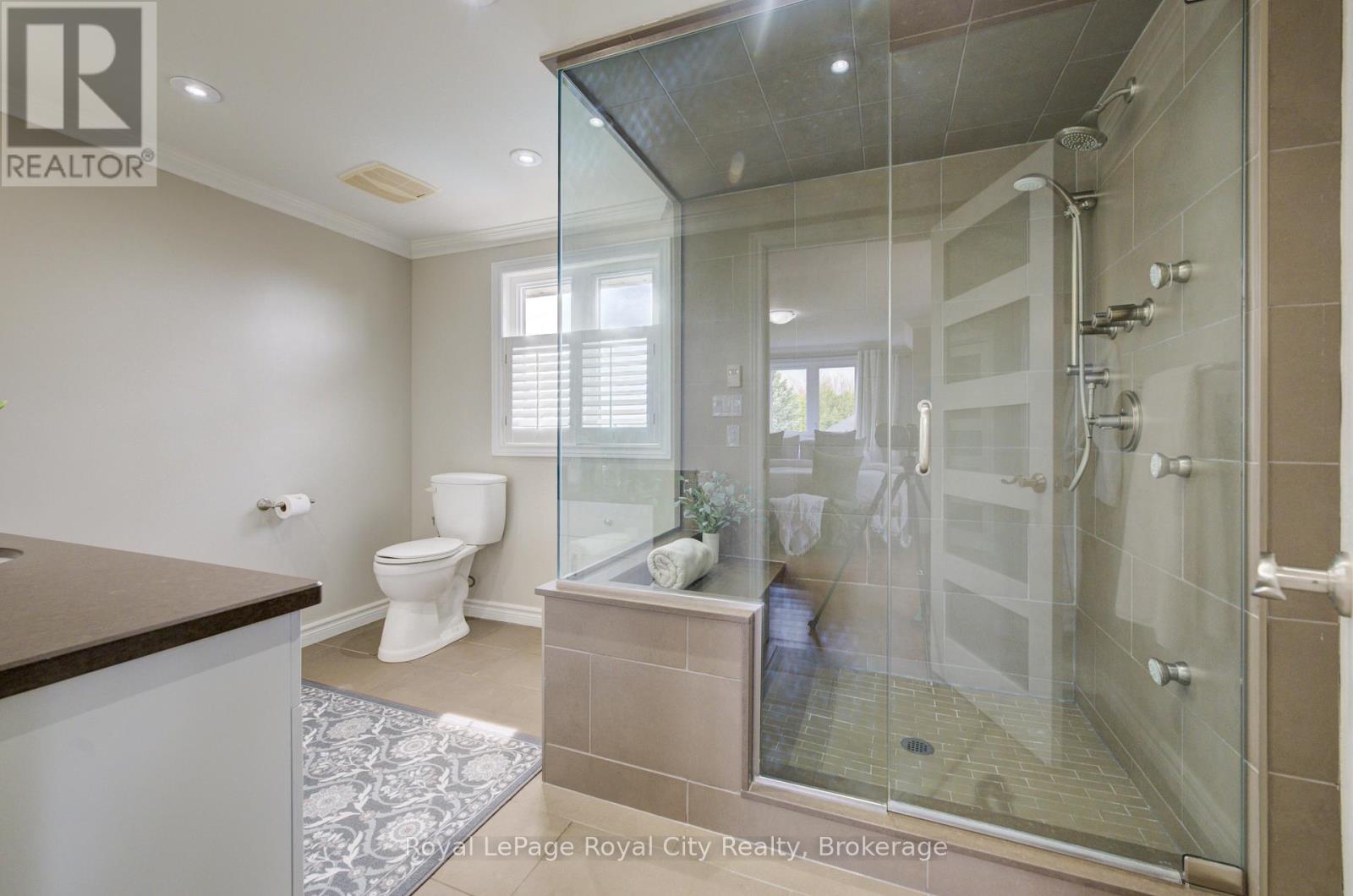 15 JOANN CRESCENT - 27