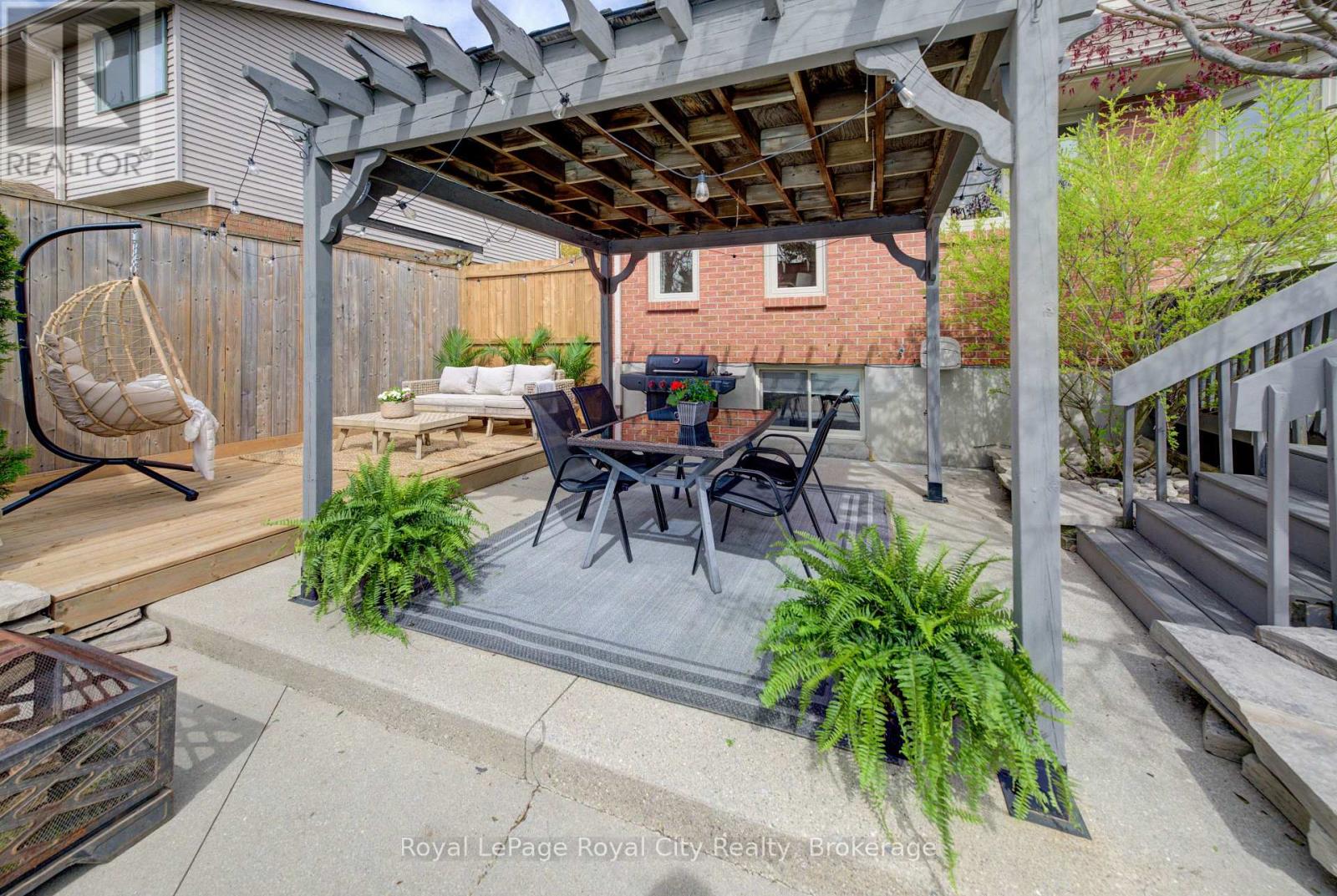 15 JOANN CRESCENT - 38