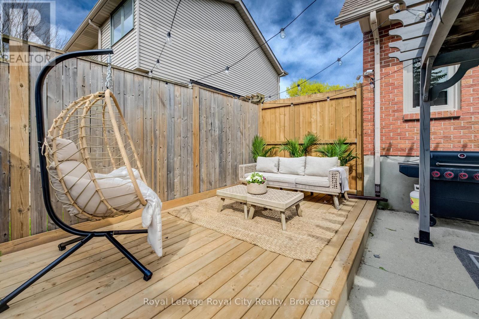 15 JOANN CRESCENT - 39