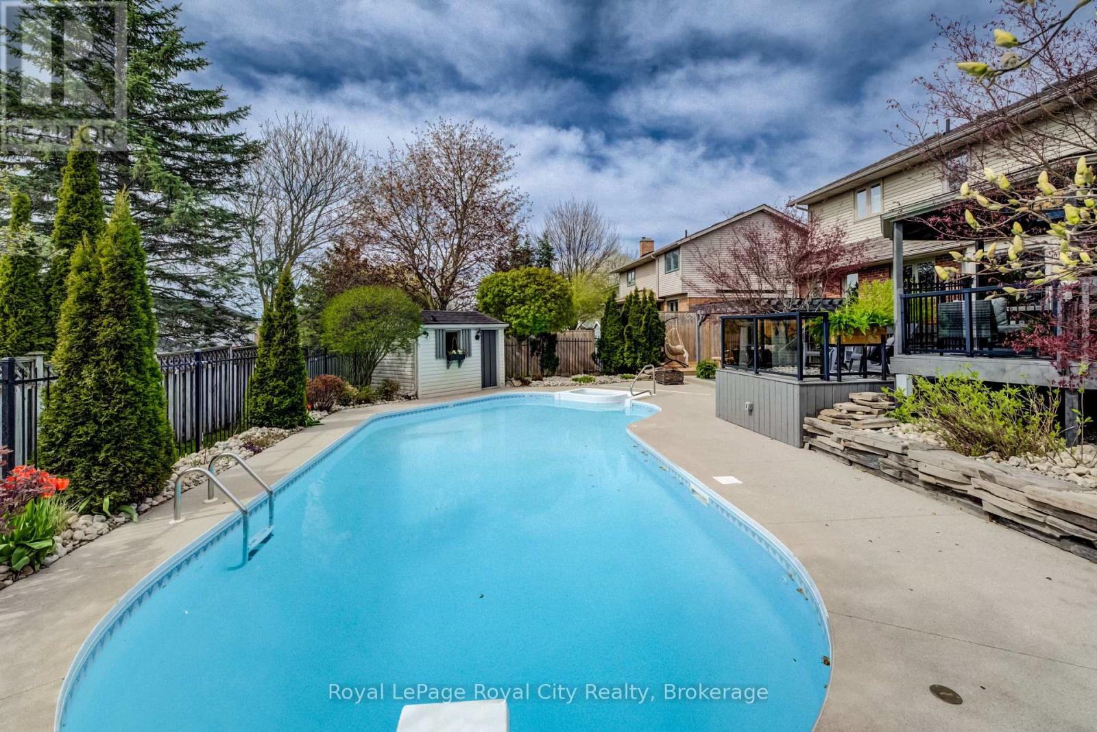 15 JOANN CRESCENT - 42