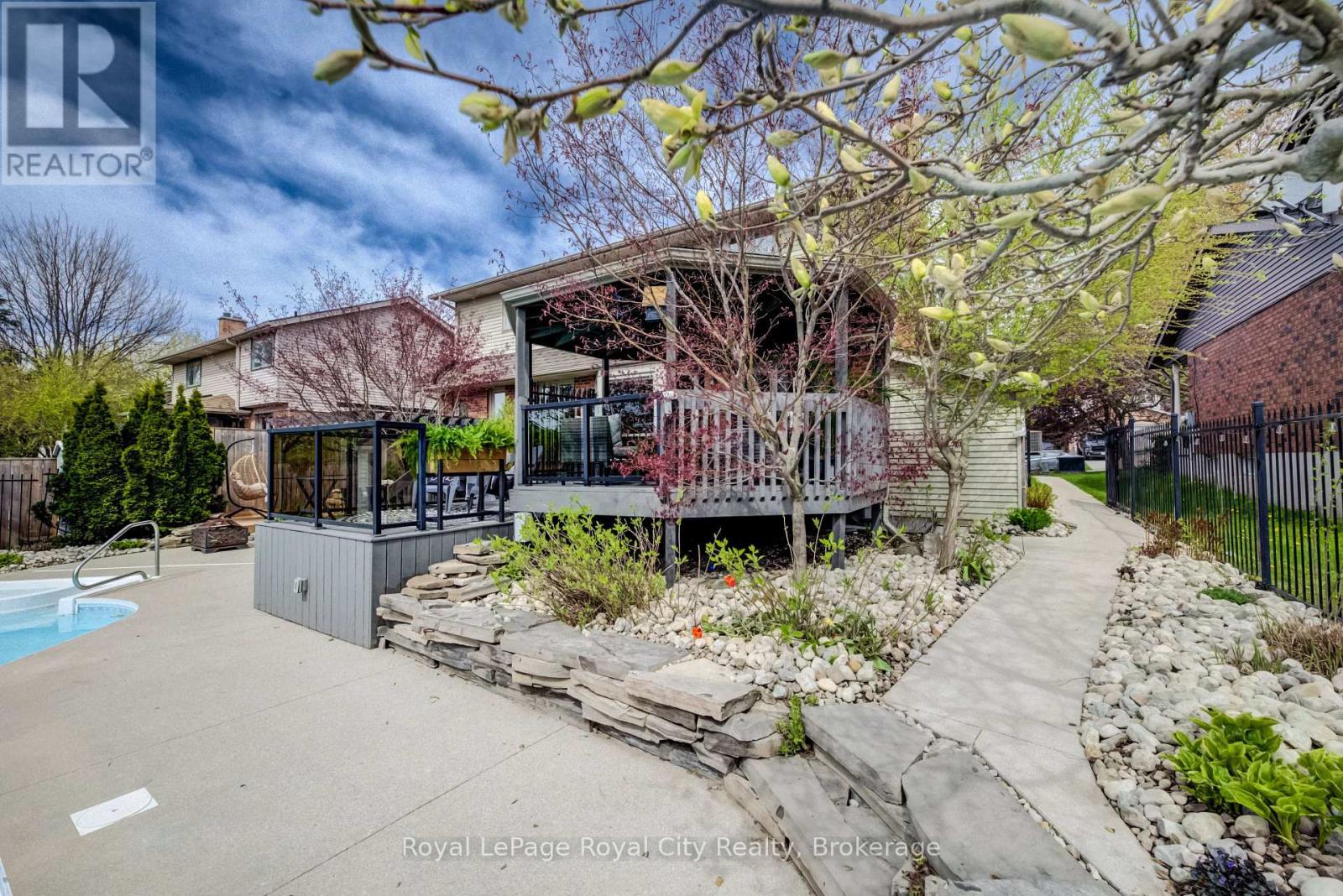 15 JOANN CRESCENT - 43