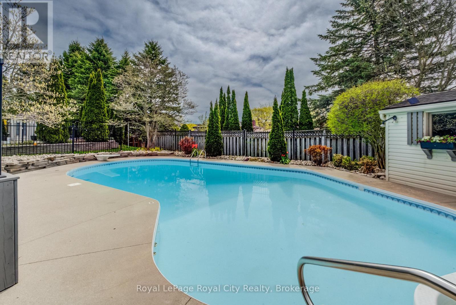 15 JOANN CRESCENT - 45