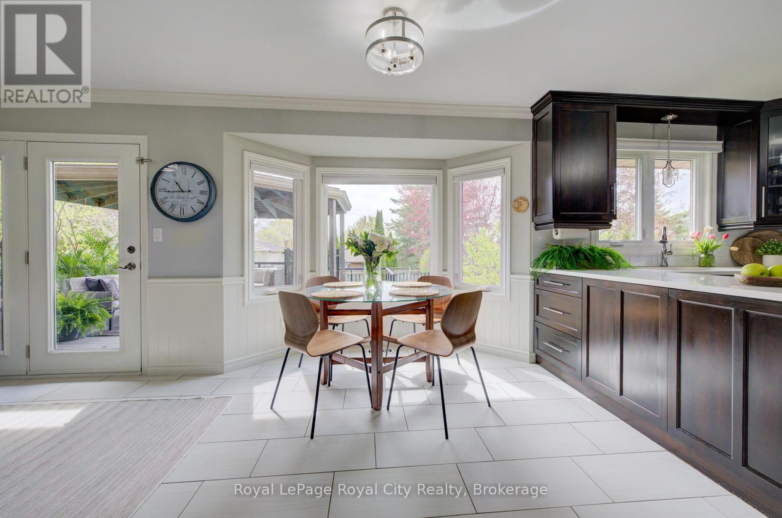 15 JOANN CRESCENT - 5