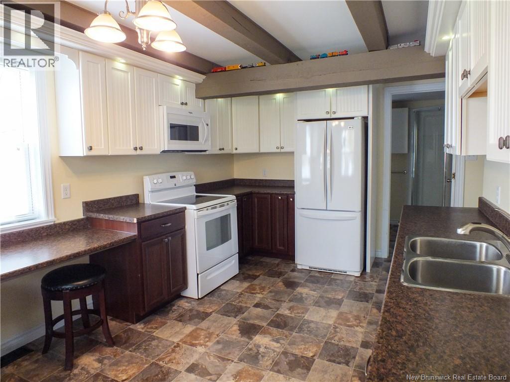 8 Centennial Row - Image 11
