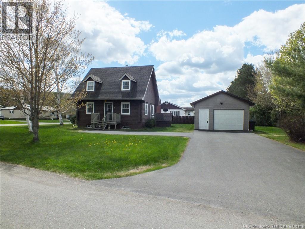 8 Centennial Row - Image 4