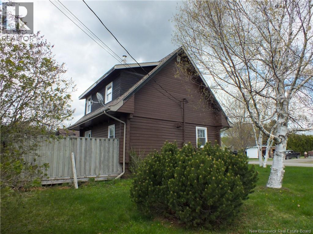 8 Centennial Row - Image 3