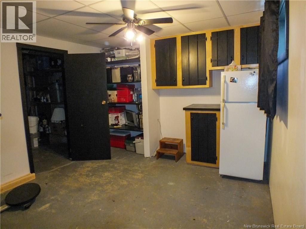 8 Centennial Row - Image 34