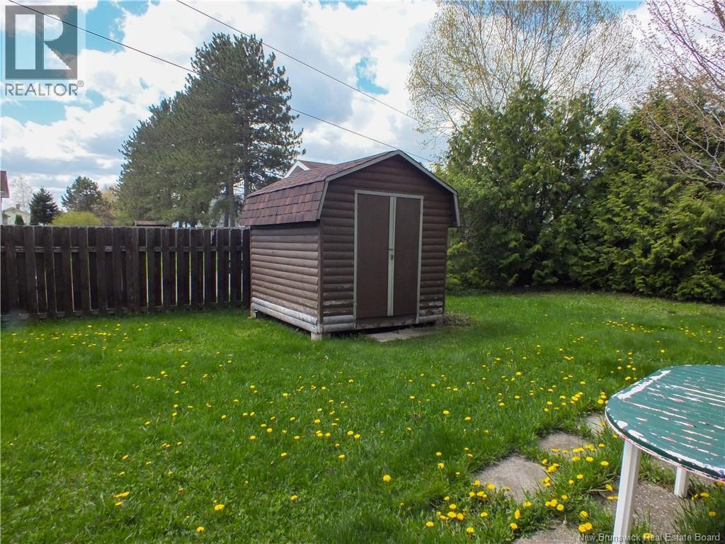 8 Centennial Row - Image 39