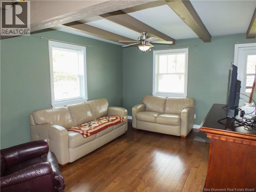8 Centennial Row - Image 7