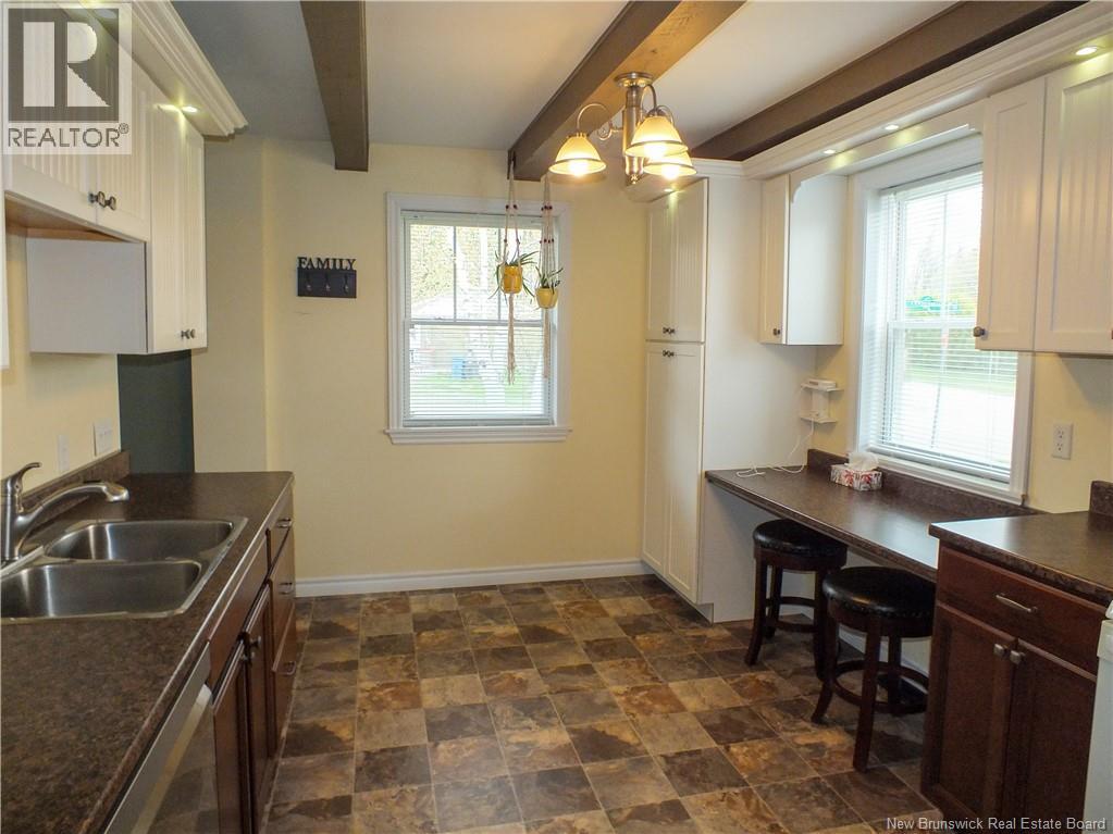 8 Centennial Row - Image 13