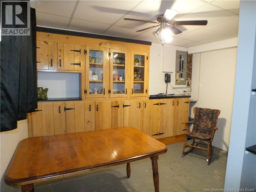 8 Centennial Row - Image 32