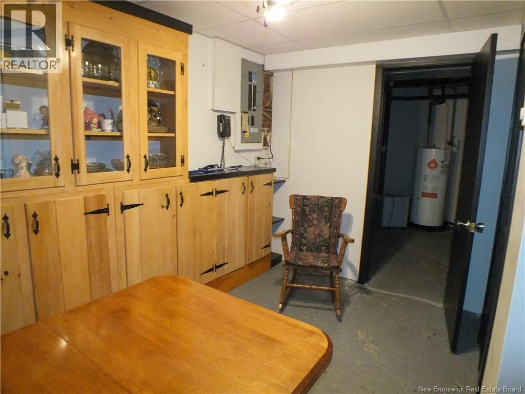 8 Centennial Row - Image 33