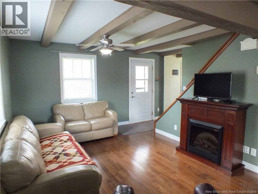 8 Centennial Row - Image 6