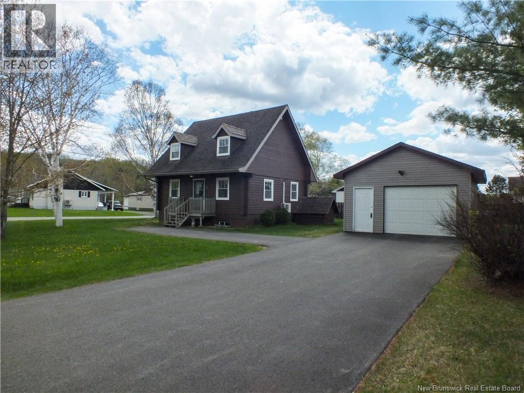 8 Centennial Row - Image 42