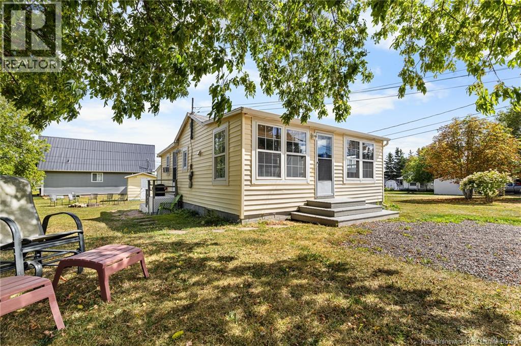 18 Pelican Avenue - Image 2