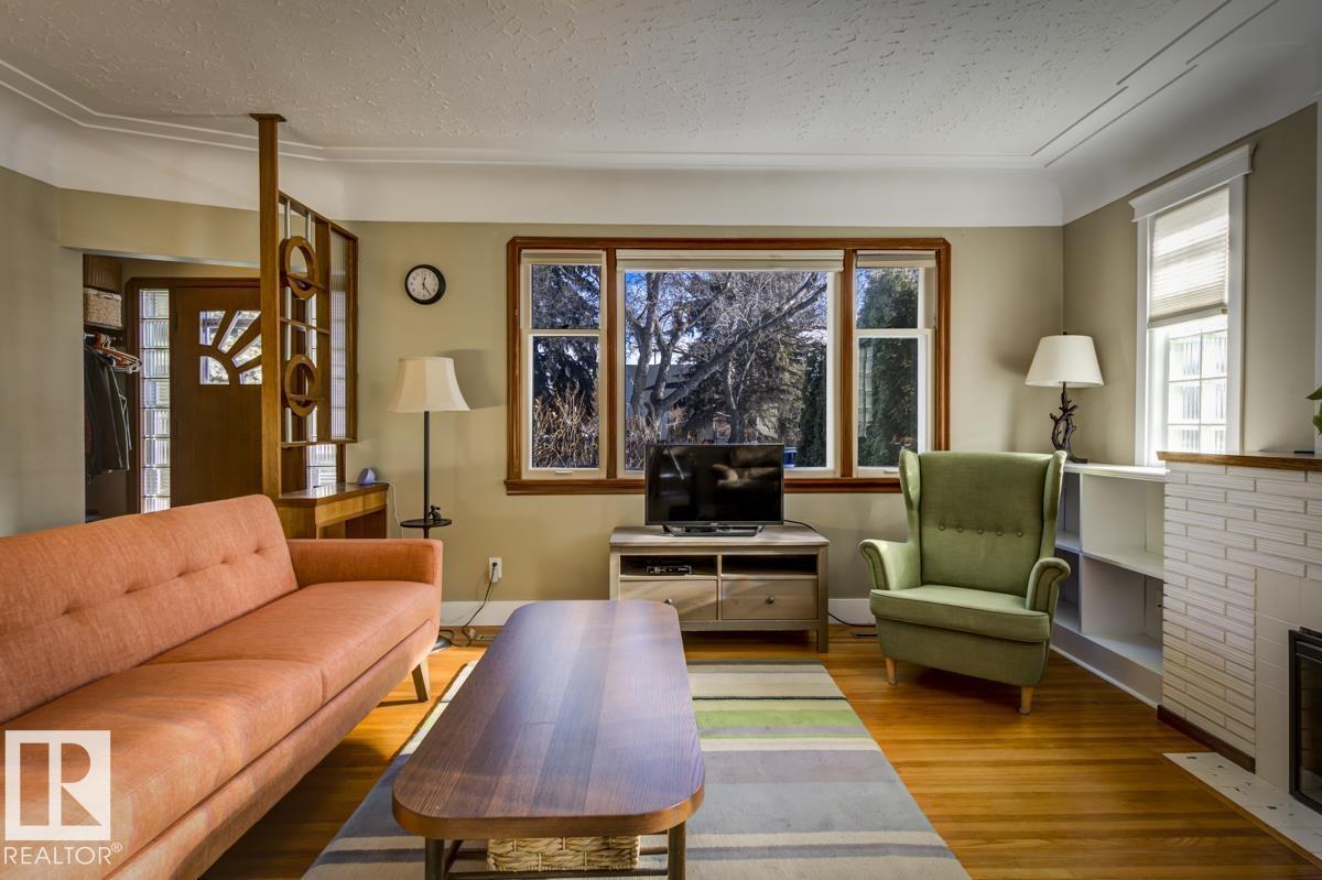 10714 128 ST NW - 11
