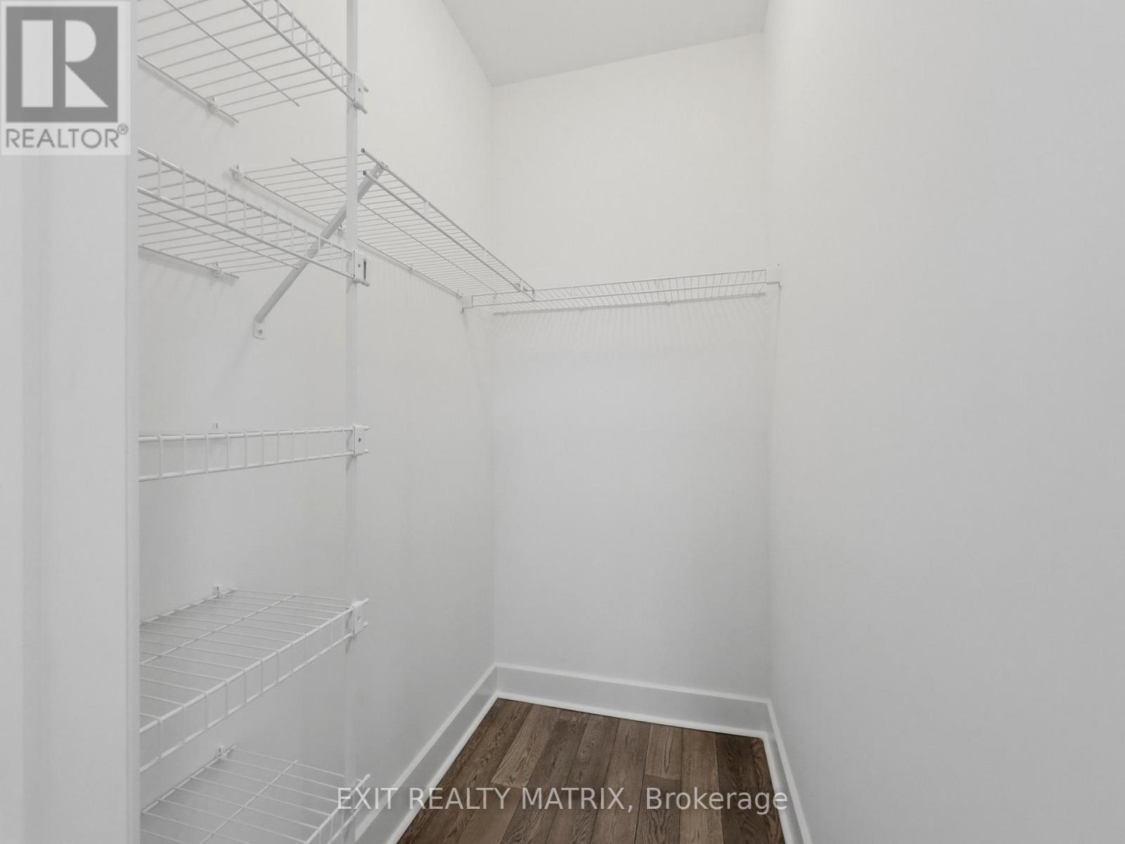 #513 255 BAY STREET - 23