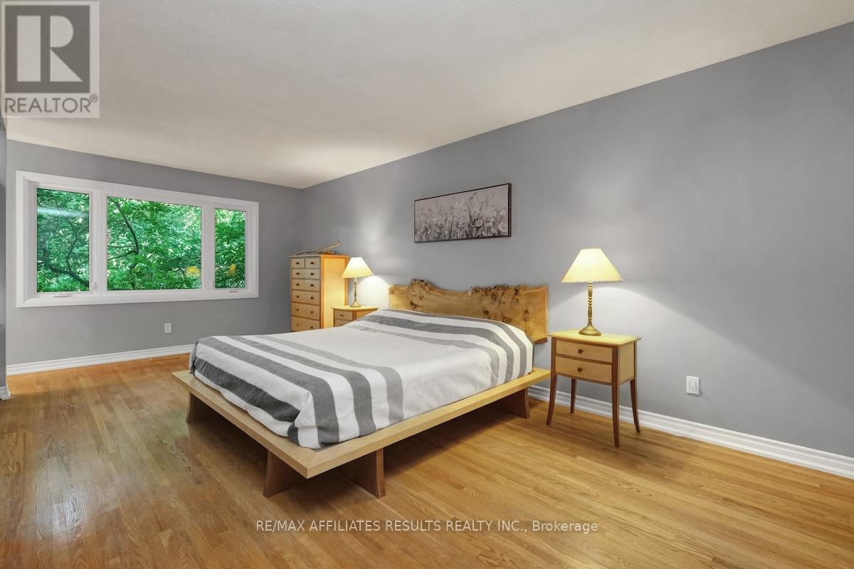 5 TIFFANY CRESCENT - 26