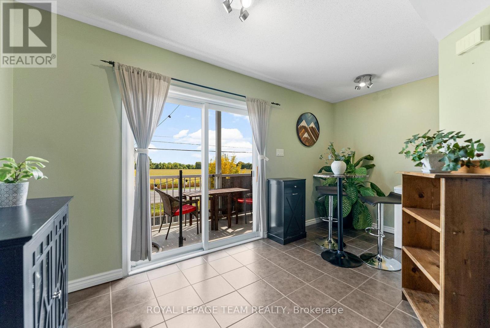 368 CROWNRIDGE DRIVE - 19