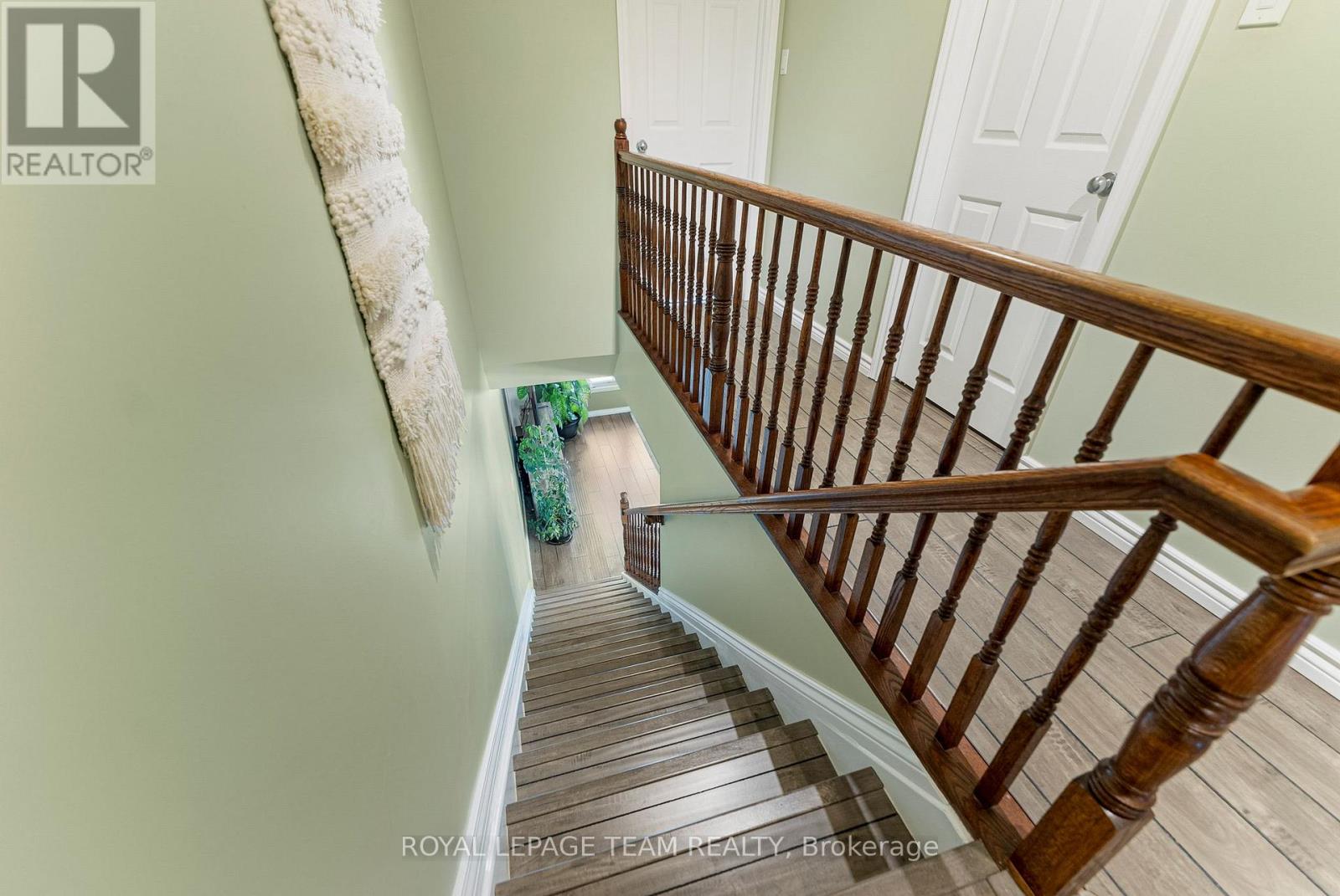 368 CROWNRIDGE DRIVE - 20