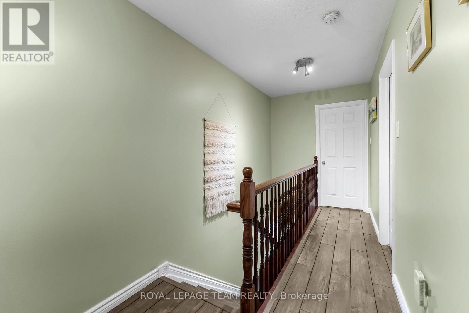 368 CROWNRIDGE DRIVE - 21