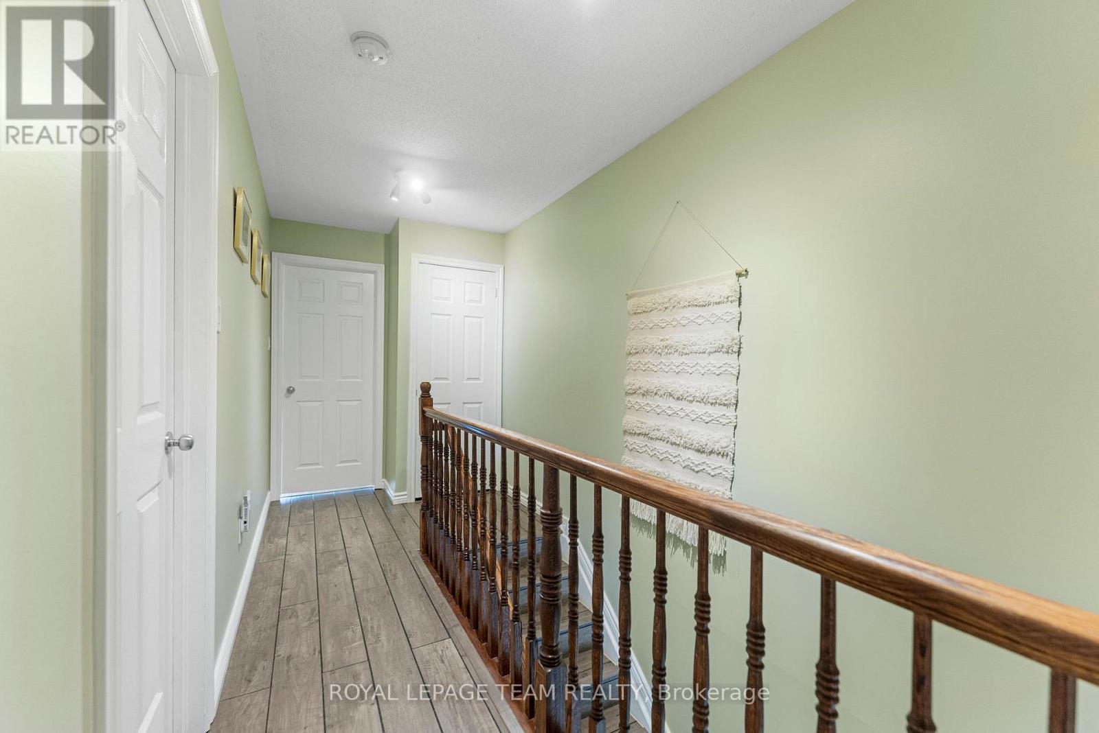 368 CROWNRIDGE DRIVE - 22