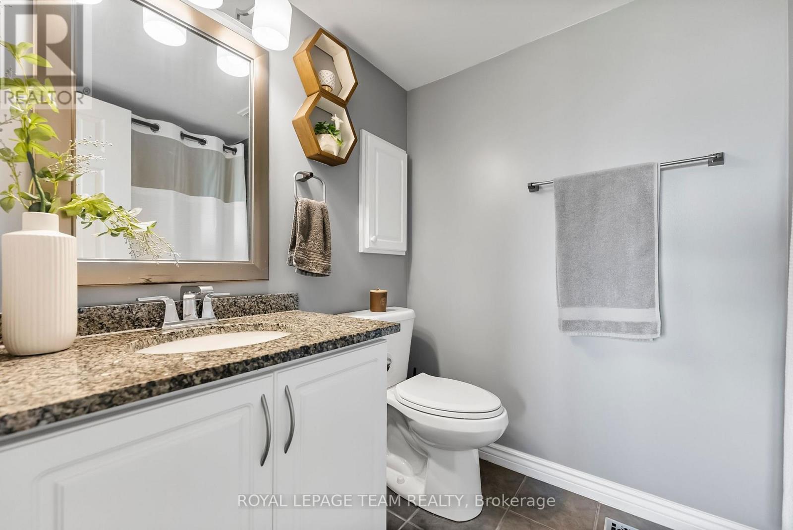368 CROWNRIDGE DRIVE - 27