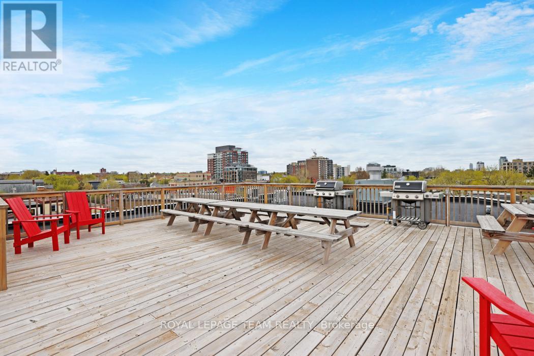 #303 101 PINHEY STREET - 25