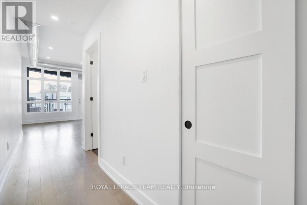 #303 101 PINHEY STREET - 6