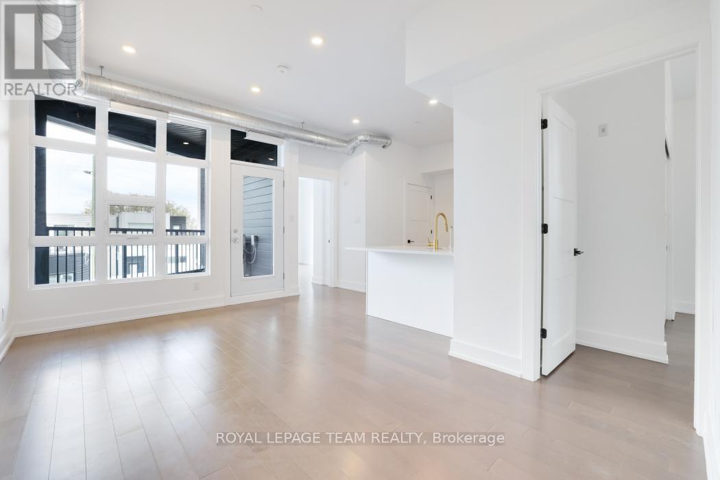 #303 101 PINHEY STREET - 7