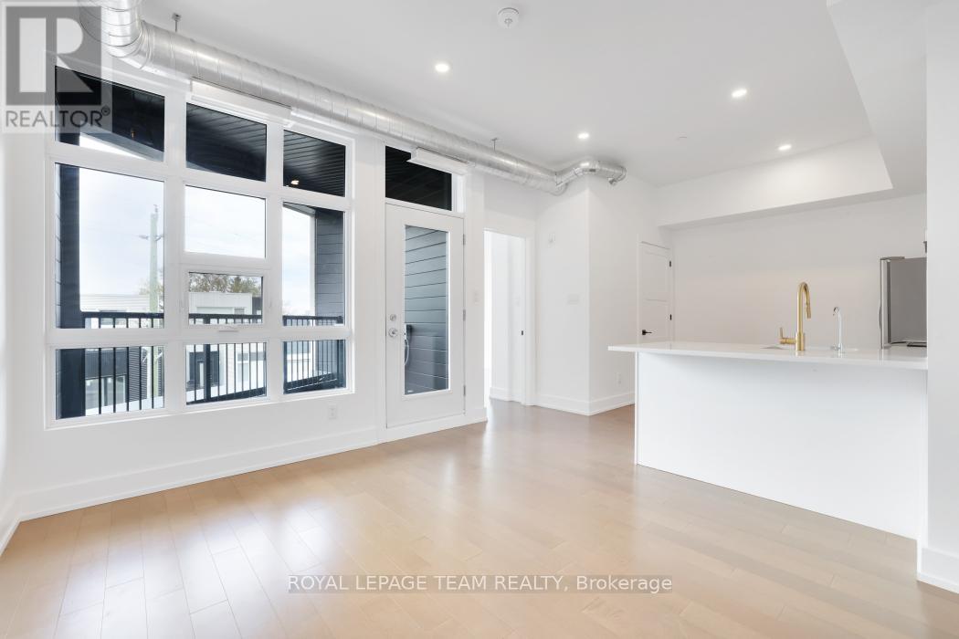 #303 101 PINHEY STREET - 8