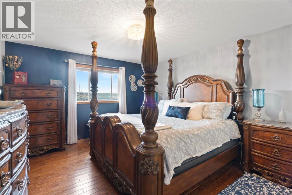 16 Bow Ridge Drive, Cochrane