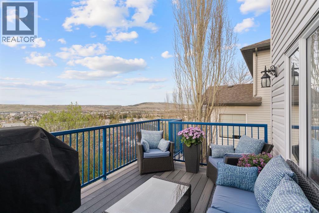16 Bow Ridge Drive, Cochrane