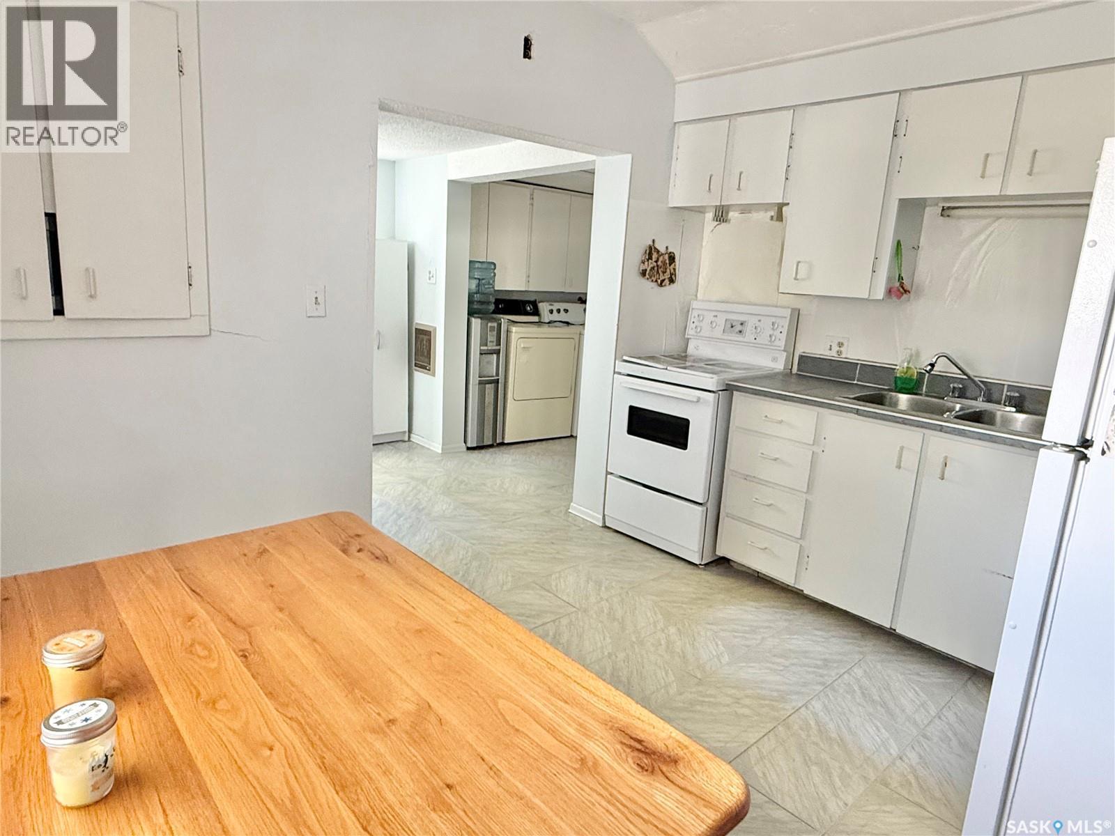 112 1st STREET W - 8