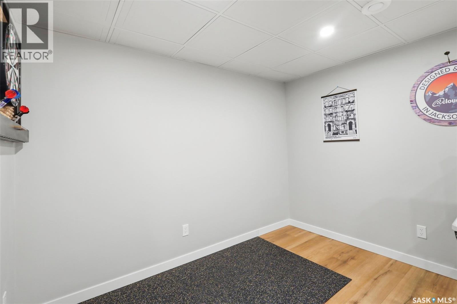 #111 105 Lynd CRESCENT - 30
