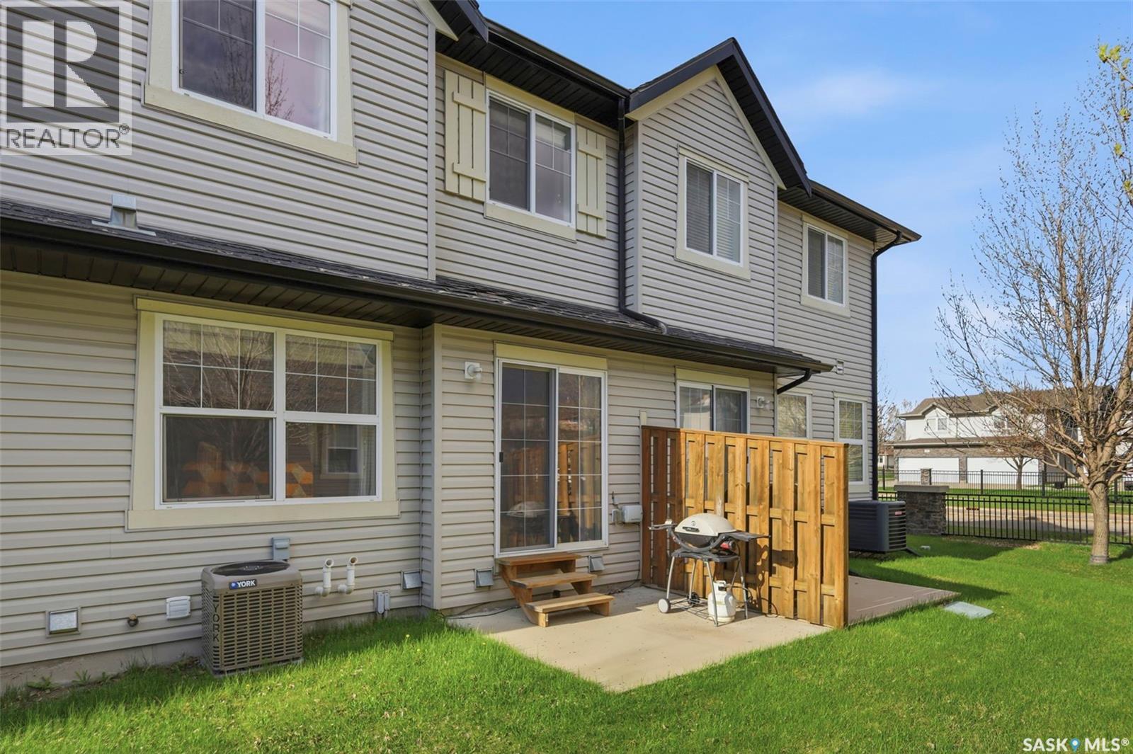 #111 105 Lynd CRESCENT - 36
