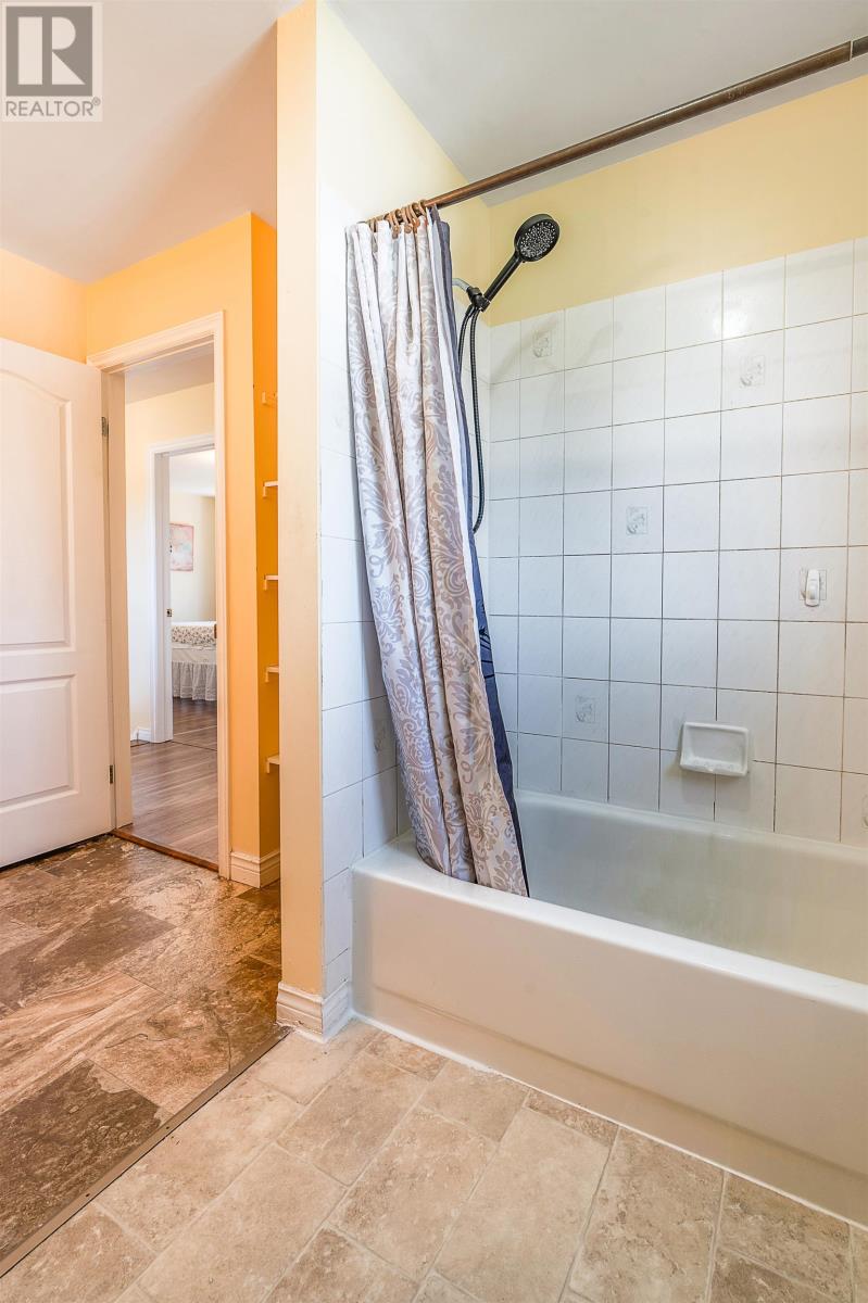 22 DOC BLANCHARD Crescent - 32
