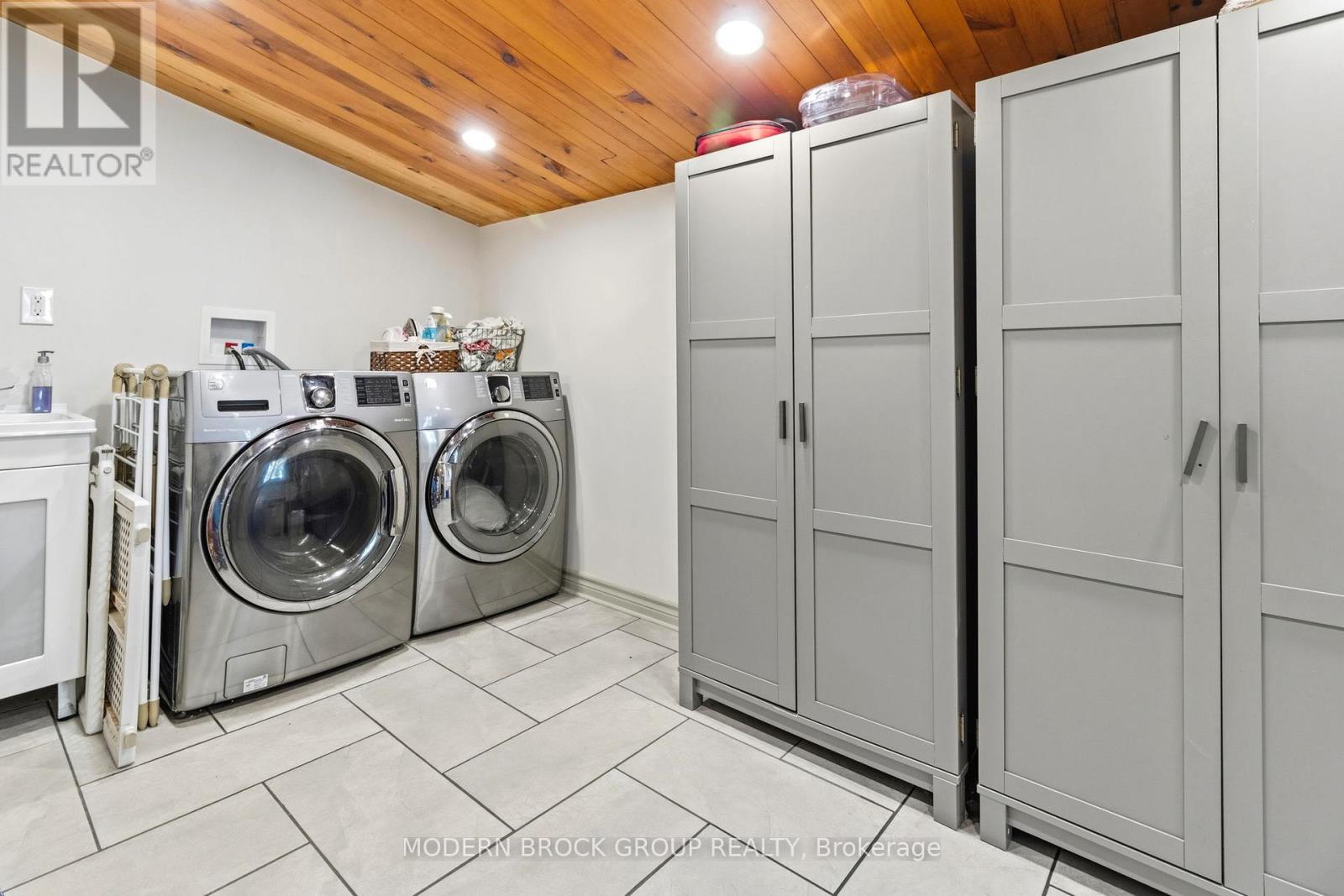 736 CEDAR PARK LANE S - 32