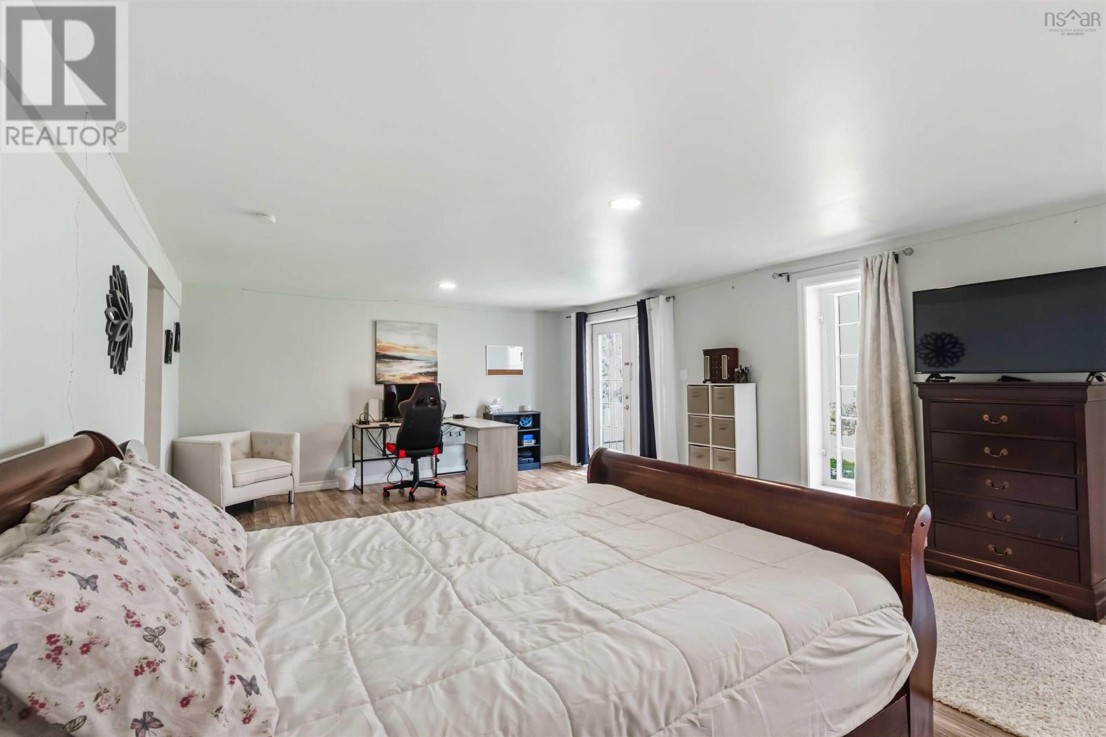 Property 20 of 47 of 495 Victoria Road